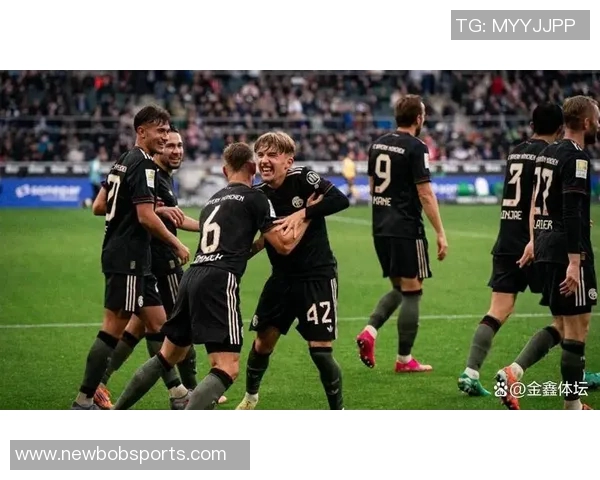 德甲争夺战升级拜仁多特争抢17岁中场新星德卡特